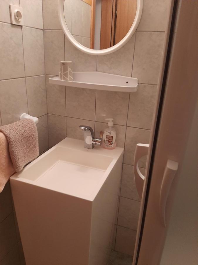 Apartments Marta Starigrad Paklenica Ngoại thất bức ảnh