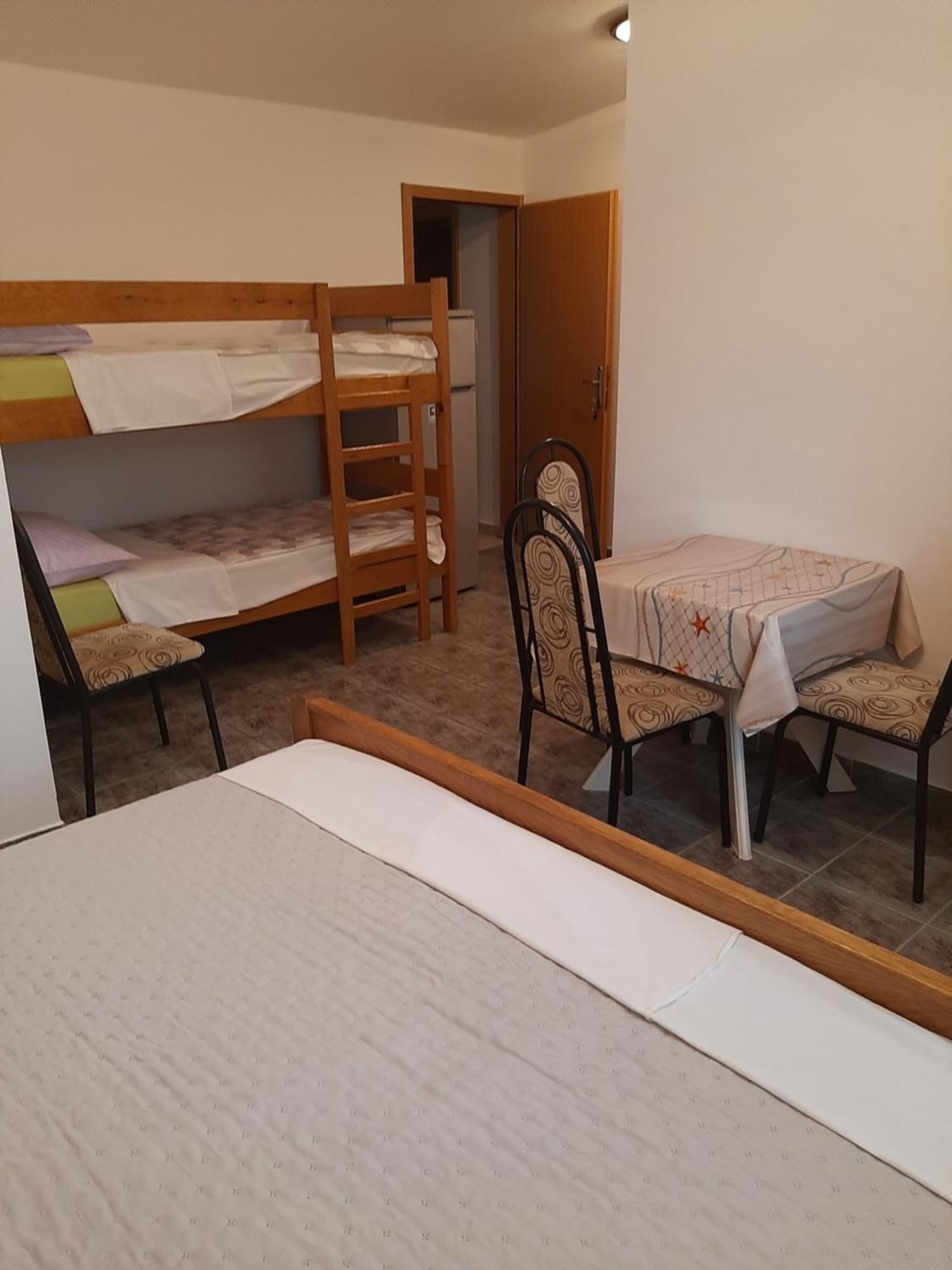 Apartments Marta Starigrad Paklenica Phòng bức ảnh