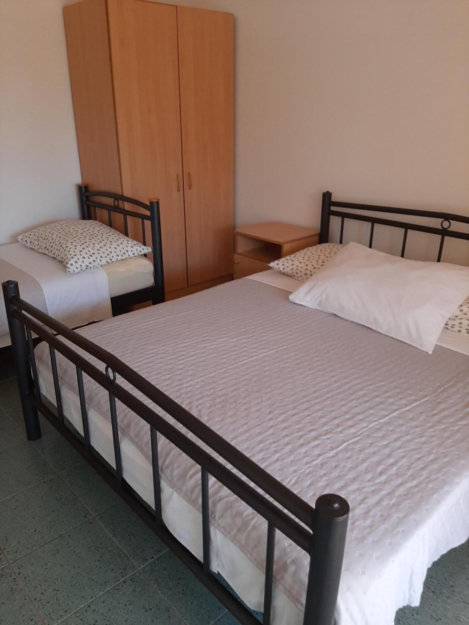 Apartments Marta Starigrad Paklenica Phòng bức ảnh