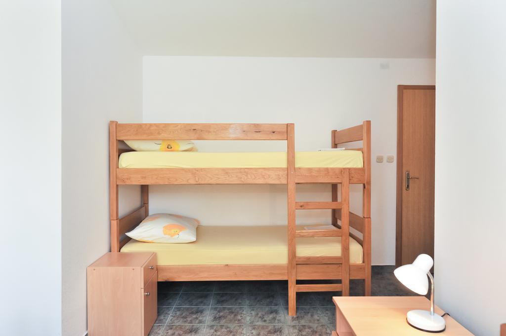 Apartments Marta Starigrad Paklenica Phòng bức ảnh